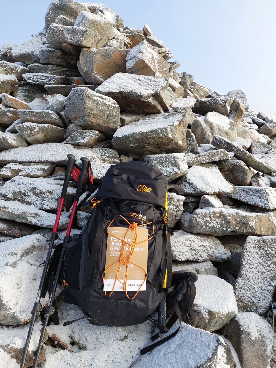 Grove Books tweet media