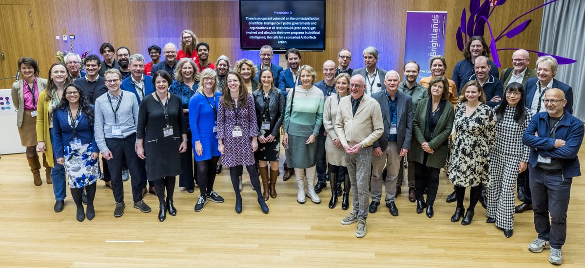StichtingAiNed's tweet photo. 1e nationale congres #ELSA Labs, succesvol podium voor kennisuitwisseling. Voor de ontwikkeling en toepassing van #mensgerichte #AI zijn ELSA Labs van groot belang. Lees hier meer over de unieke ontmoeting van de 22 ELSA Labs gericht op samenwerking: https://t.co/lNILgpLxns https://t.co/lHCzCDIMoE