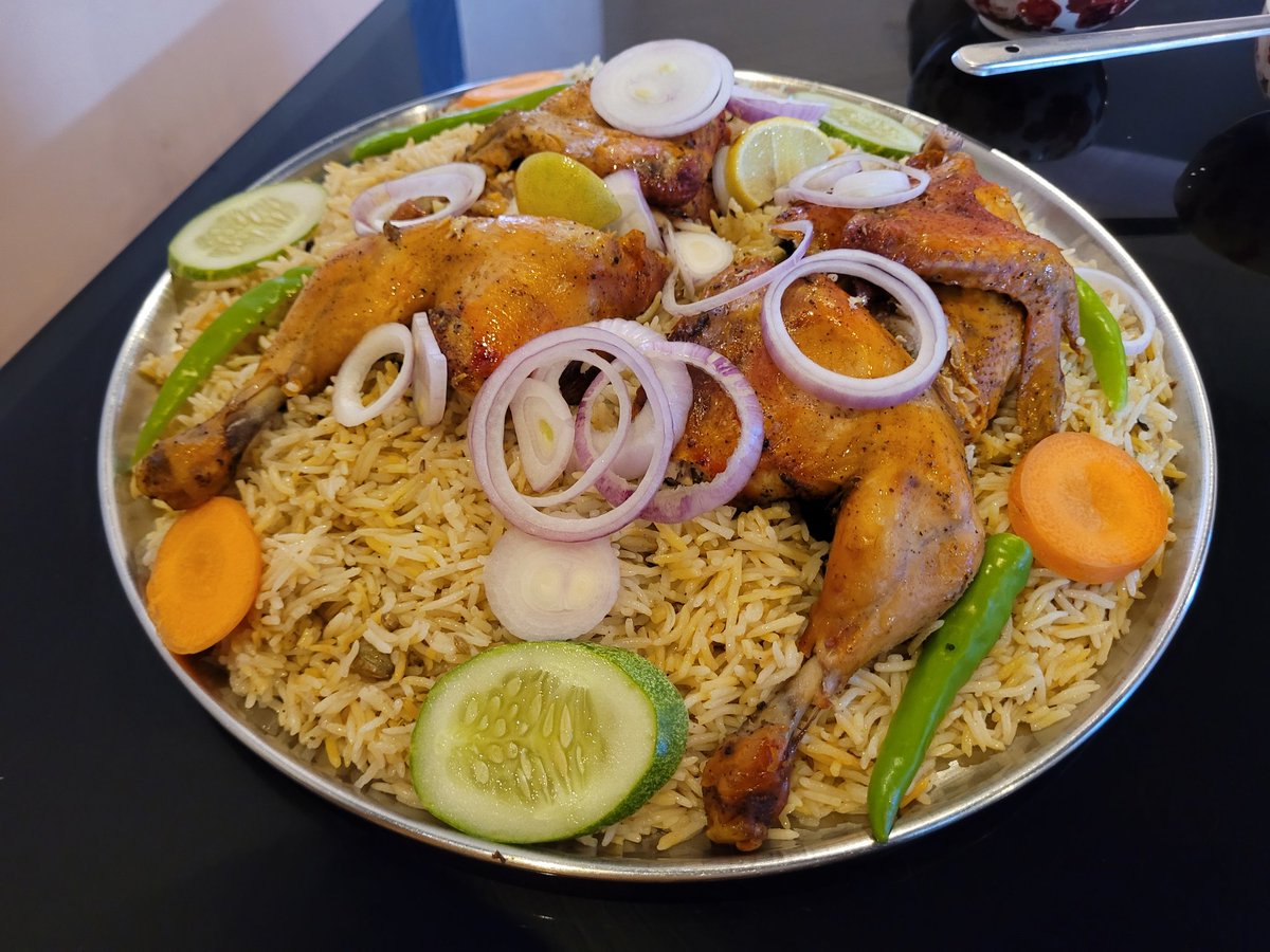PonPaaSon's tweet photo. #ஆரம்பிக்கலாமா 🍽️🍲😋

#arabian #chicken #manthi #lunch https://t.co/O5mvPDlYEP