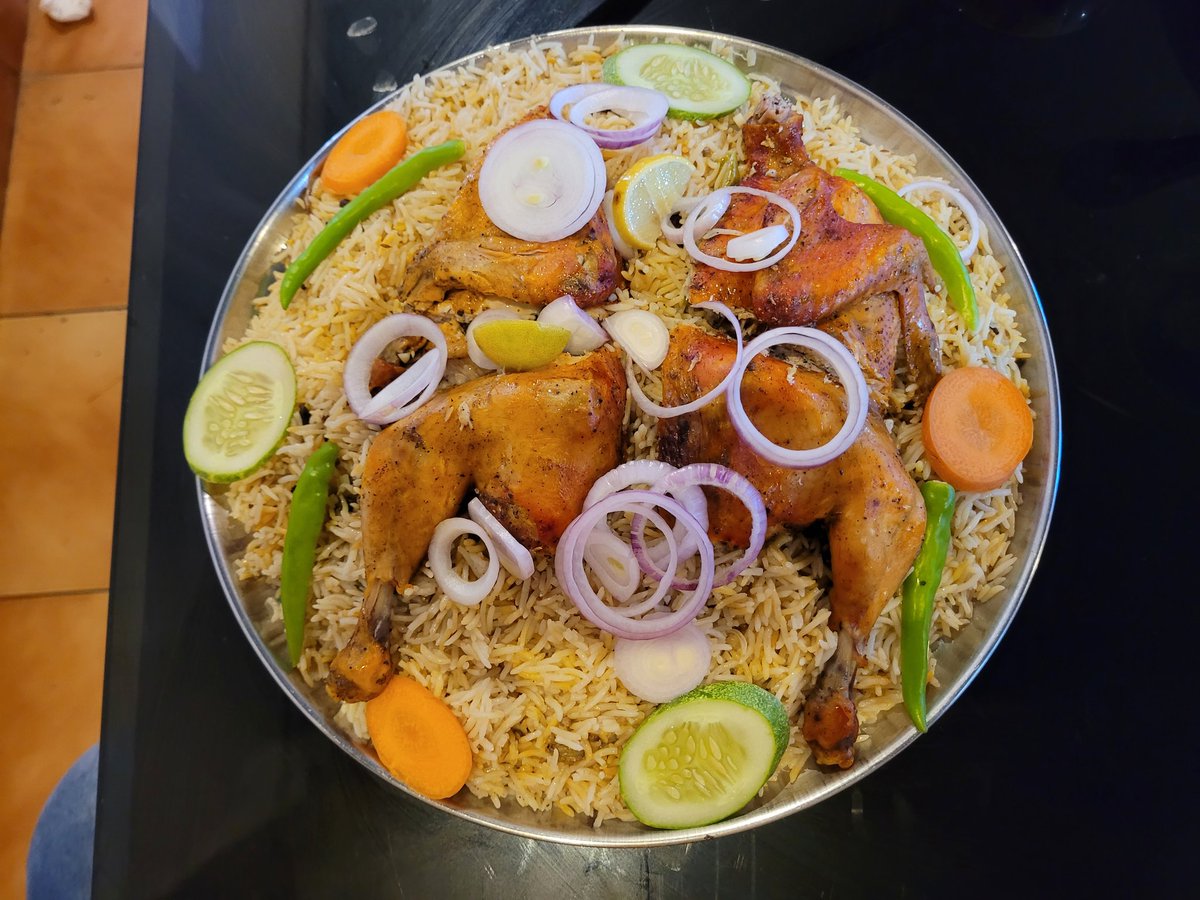 PonPaaSon's tweet photo. #ஆரம்பிக்கலாமா 🍽️🍲😋

#arabian #chicken #manthi #lunch https://t.co/O5mvPDlYEP