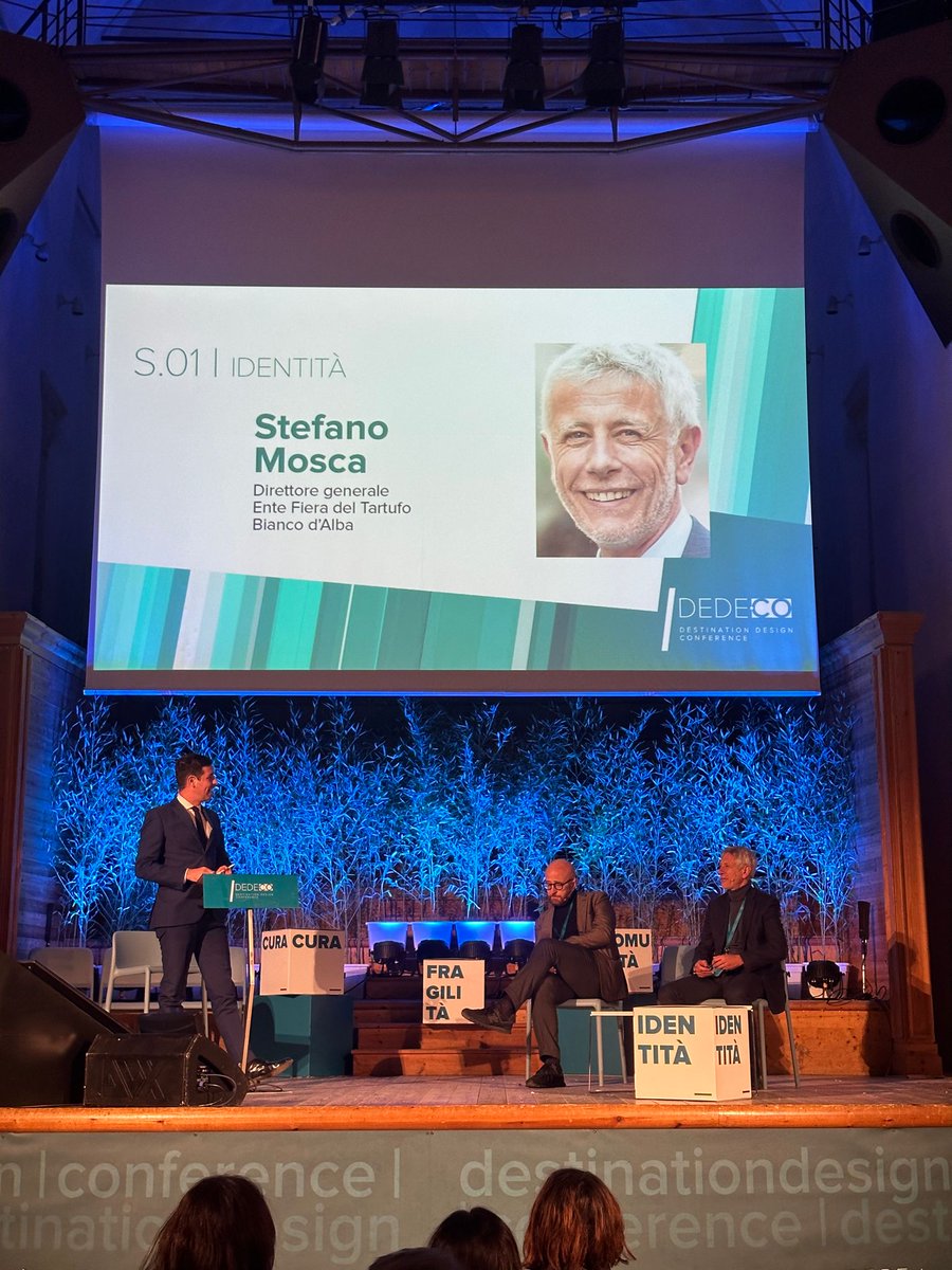 Il 𝐂𝐎𝐍𝐅𝐑𝐎𝐍𝐓𝐎 di questa prima sessione
𝐏𝐀𝐎𝐋𝐎 𝐌𝐀𝐍𝐅𝐑𝐄𝐃𝐈
Autore del libro “Provincia non Periferia”
𝐒𝐓𝐄𝐅𝐀𝐍𝐎 𝐌𝐎𝐒𝐂𝐀
Direttore generale Ente Fiera del Tartufo
Bianco d’Alba
#DEDECOfinale2022 #maneggiareconcura