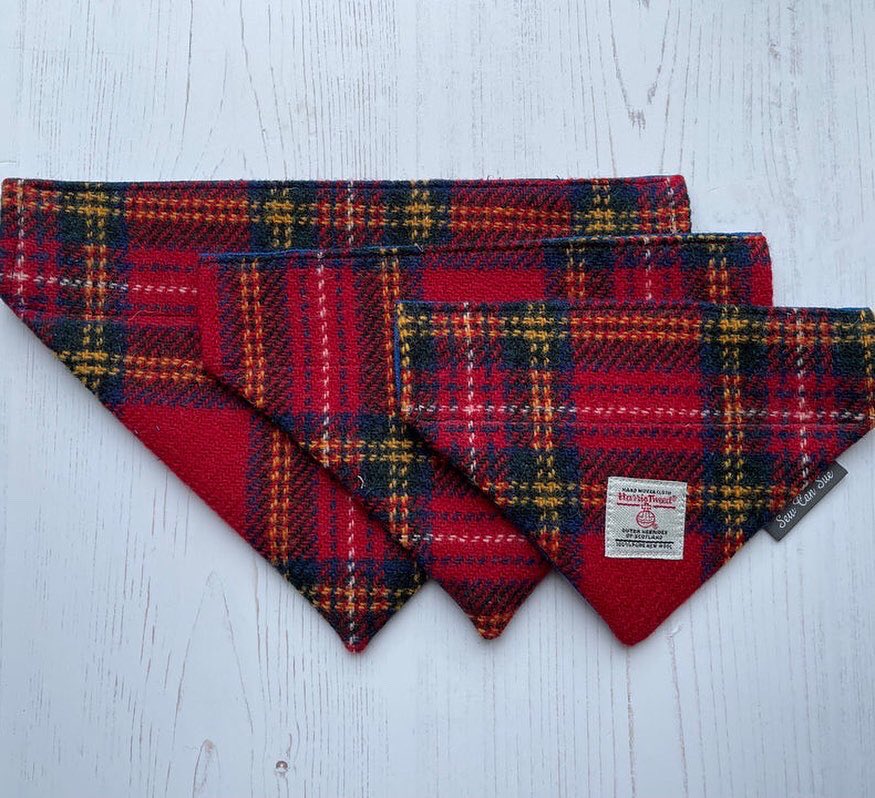 CherrydidiUK's tweet photo. Swipe through a beautiful collection of @SewCanSue Harris Tweed doggie bits to all sorts of bags &amp; many more...  A very unique and personal gift to give this Christmas💕shop online here https://t.co/8iJswY1vrh #handmadewithlove  #cherrydidi #harristweed #christmas #unique https://t.co/A3MhDhPR93