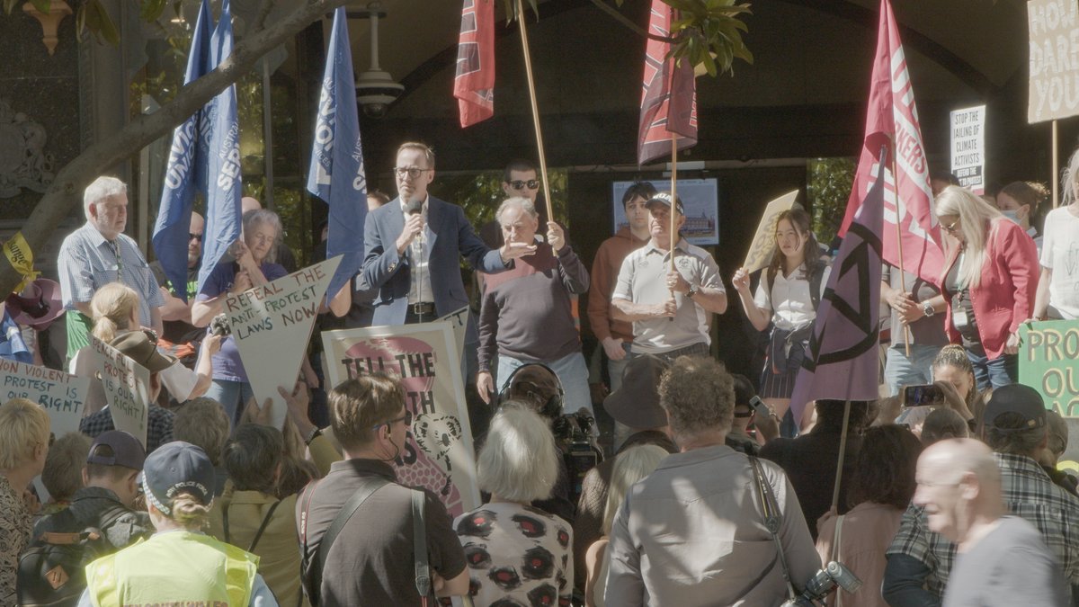 em_dic's tweet image. "We will continue on the path of disobedience, the climate crisis is existential, the political establishment for over 20 years has failed to address so that we’ve got something for every generation going forward." #violetcoco #climatechange #ExtinctionRebellion  #auspol