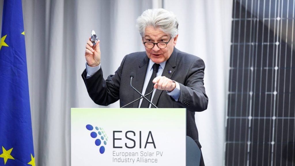 #EUSolarAlliance - The PV Industry Alliance exists to deliver the target of 30 GW of manufacturing capacity along the EU PV value chain by 2025. This is a significant change in the EU landscape, which imports almost integrally its PV panels at present. euractiv.com/section/energy…