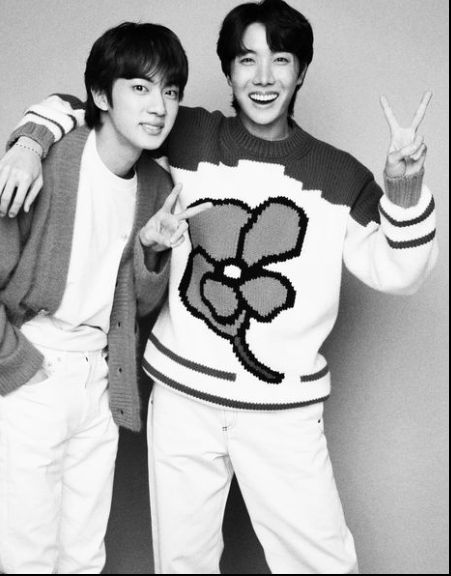 jungkook___17's tweet photo. {صورة📸} 
تحديث جايهوب 🦄 عبر الانستغرام 
. 
. 
#jungkook #jhope #JIN
#ARMY
#bts #kpop https://t.co/iP40nfQQoT