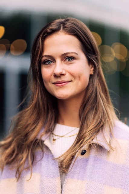 EClandelijk's tweet photo. Team update! Lotte is onze nieuwe Razende Reporter en allround medewerker. Welkom🥳⚡️ 

Over haar werk bij Energy Challenges vertelt ze: "de ontwikkeling die de leerlingen meemaken gedurende de challenge vind ik het allerleukste om te zien.”

#teamupdate #welkom #energie https://t.co/qBnHKkrcRr