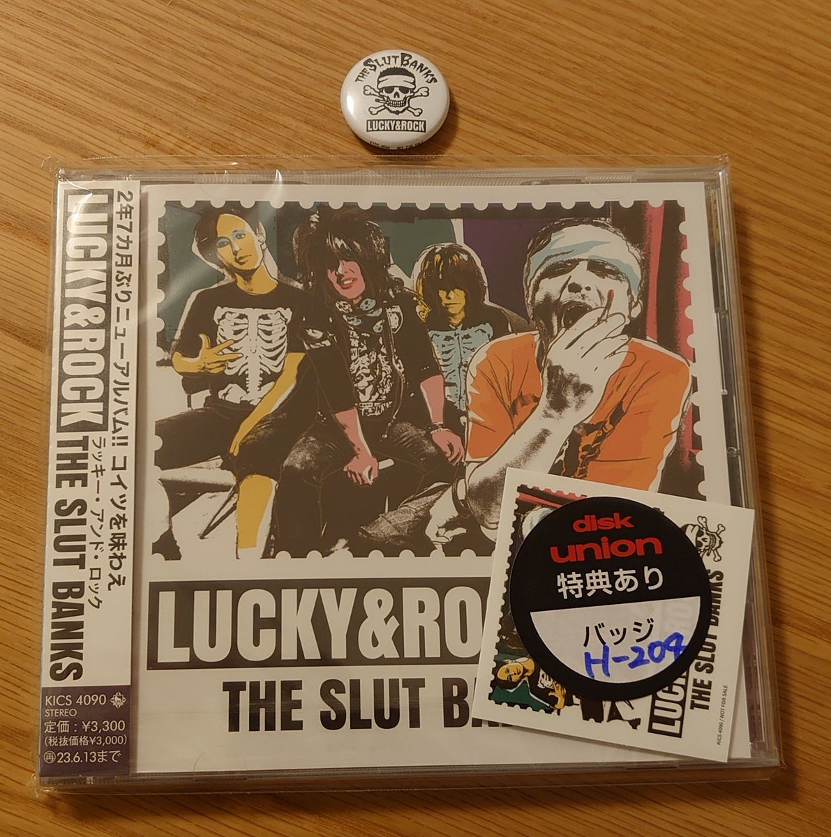 POSITIVE_GONZO's tweet photo. 缶バッジ欲しくてディスクユニオンで買ってきた❗
聴くぞぉ♪
#THESLUTBANKS
#LUCKYROCK https://t.co/hCn2YP2YV6