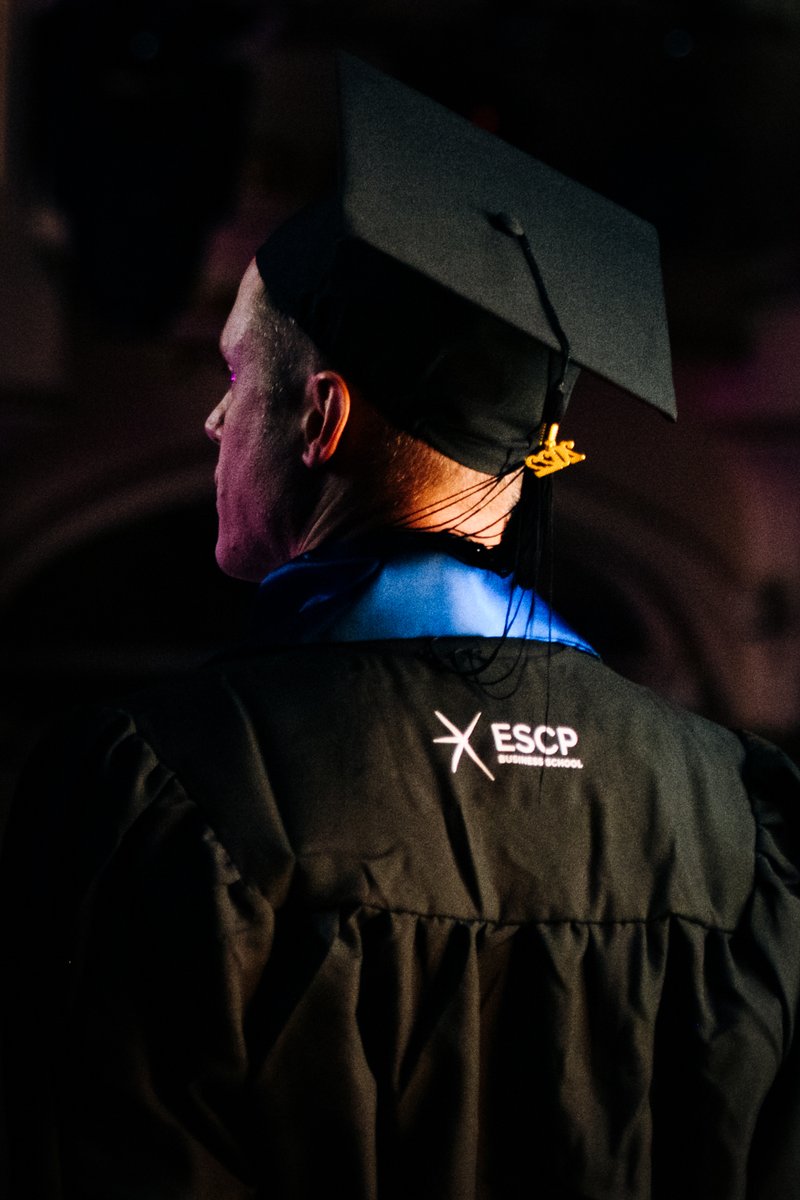 ESCP_bs's tweet photo. 🎓 It is with overwhelming pride that we congratulate the #ExecutiveMBA class of 2022, who celebrated their graduation this past Friday at the historic Théâtre Mogador in Paris.🎉 https://t.co/exalb8wgSk