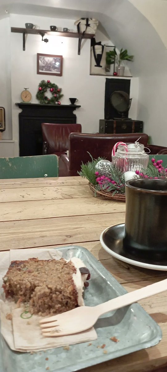 npellinacci's tweet photo. Excellent carrot cake @Presscoffeeldn yesterday, as always: https://t.co/ZfrBjlwQWM