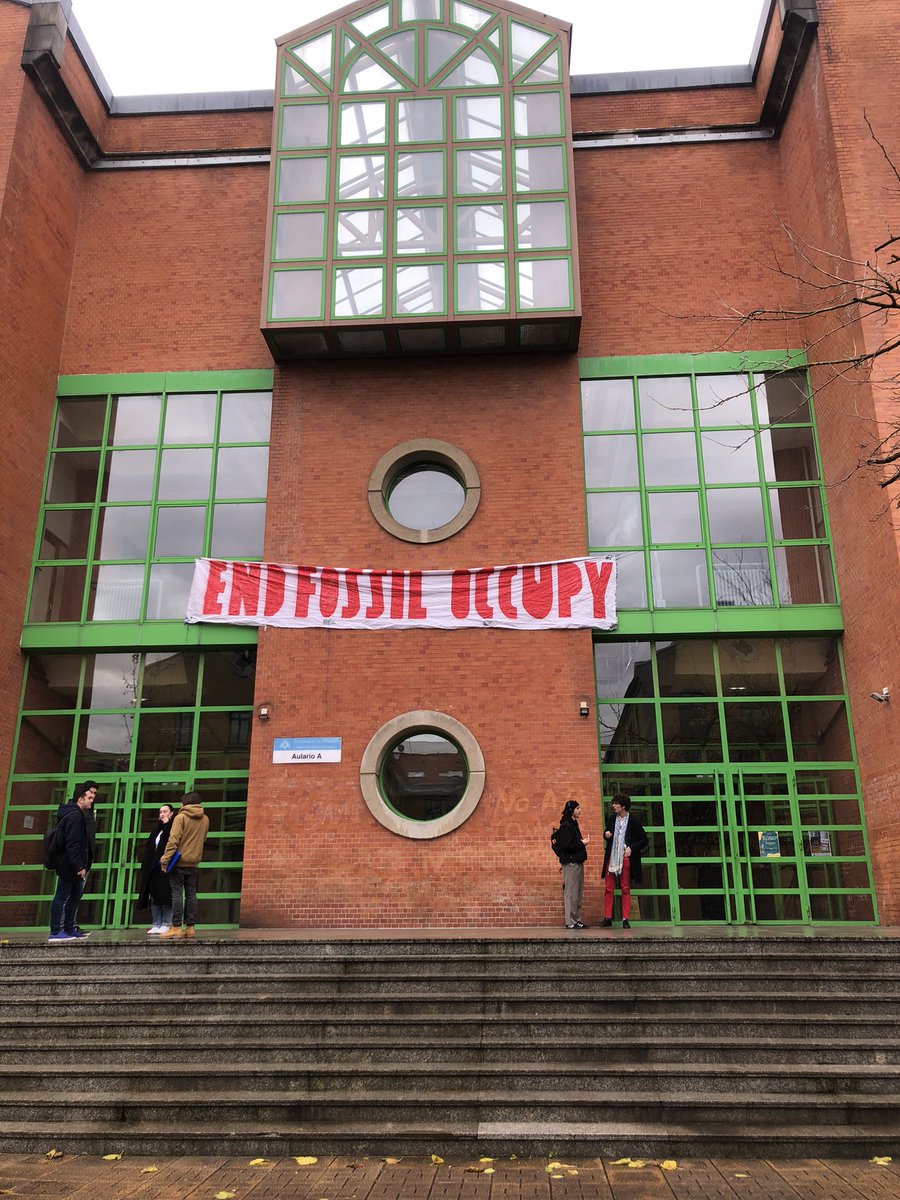 Volvemos a ocupar la uni otra vez.
Nos vemos hoy a las 17h en el Campus Milán (Aulario A)!@EndFossilEsp