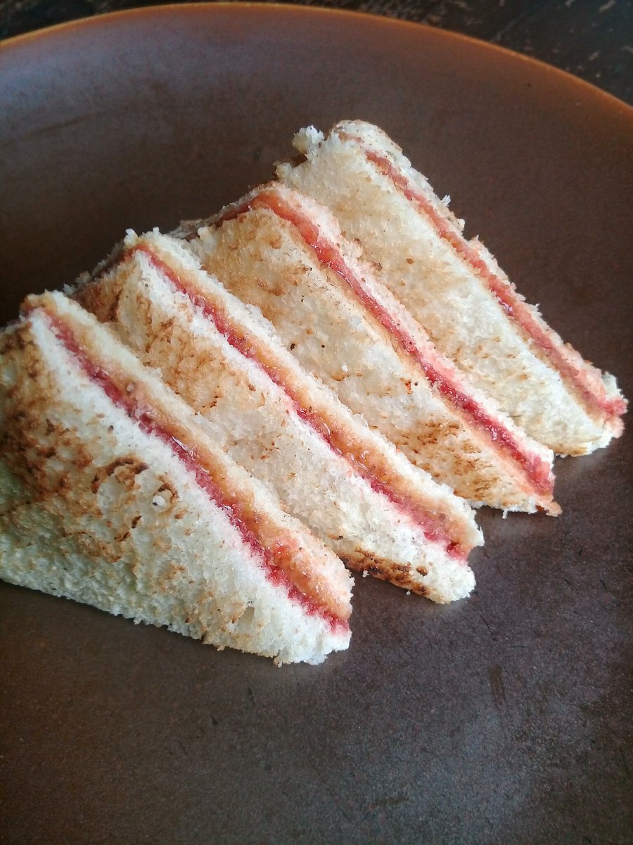 foodaffairZW's tweet photo. #BreadShallNotGoAlone
#SandwichesAreForWhenever
That's the tweet. 😋
https://t.co/Li0loRTFCk or 0773 973 693👌 https://t.co/BH8JPZLfr8