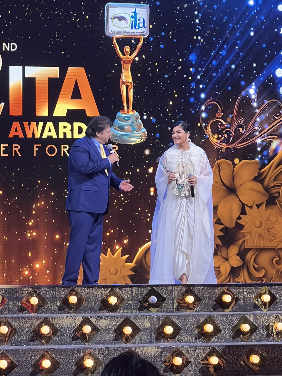 TandonRaveena's tweet photo. Thank you #itaawards22 for th #scrollofhonour celebrating my contribution to Indian cinema.Thanks to my producers,directors,co stars,fans,all those been there with me on this amazing journey! And to who didn’t support me,wouldn’t have ever recognised my inner strength otherwise😁 https://t.co/332Ejw1c6a