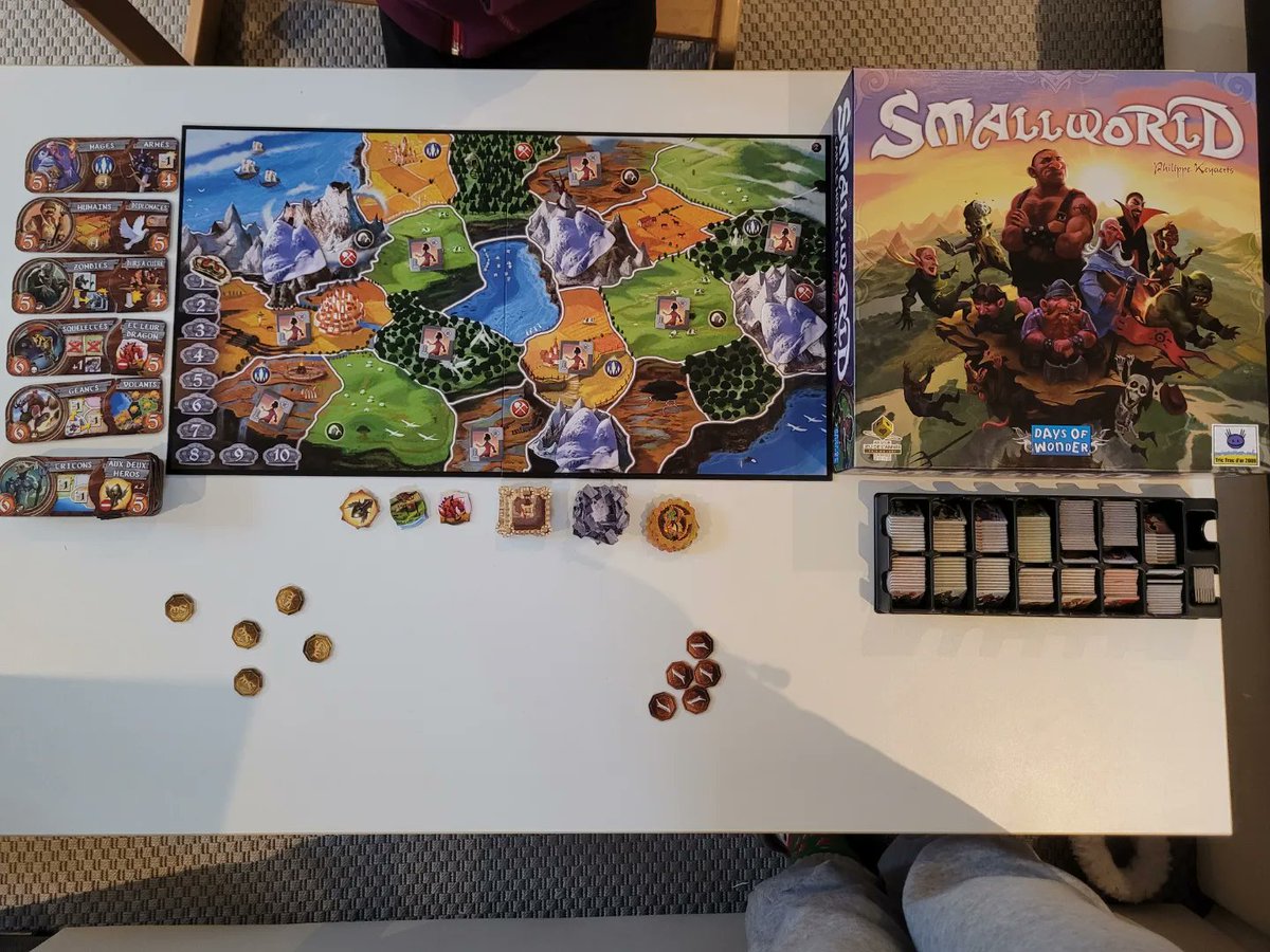 mijakely's tweet photo. Small World 🧝🏽‍♀️🧟‍♂️🧙🏽

Super jeu de stratégie dont le but est de conquérir des régions dans un monde trop petit. Un jeu que mon grand (9 ans) aime beaucoup👍

#jeuxdesociete #jeudesociete #jeudestrategie
#smallworld #activiteenfant
https://t.co/A0hKHhNiak https://t.co/DopJ5VbETB