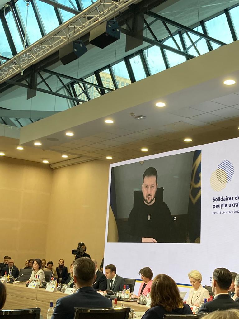 MennaRawlings's tweet photo. Ravie d'accueillir @LeoDochertyUK à Paris et d'assister avec lui à la conférence Solidarity with the Ukranian People co-organisée par l'🇺🇦 et président Macron.

Notre soutien économique et humanitaire total est de plus de £ 1,5 milliards, aidant plus d'un Ukrainien sur quatre. https://t.co/YNIZHraRJz