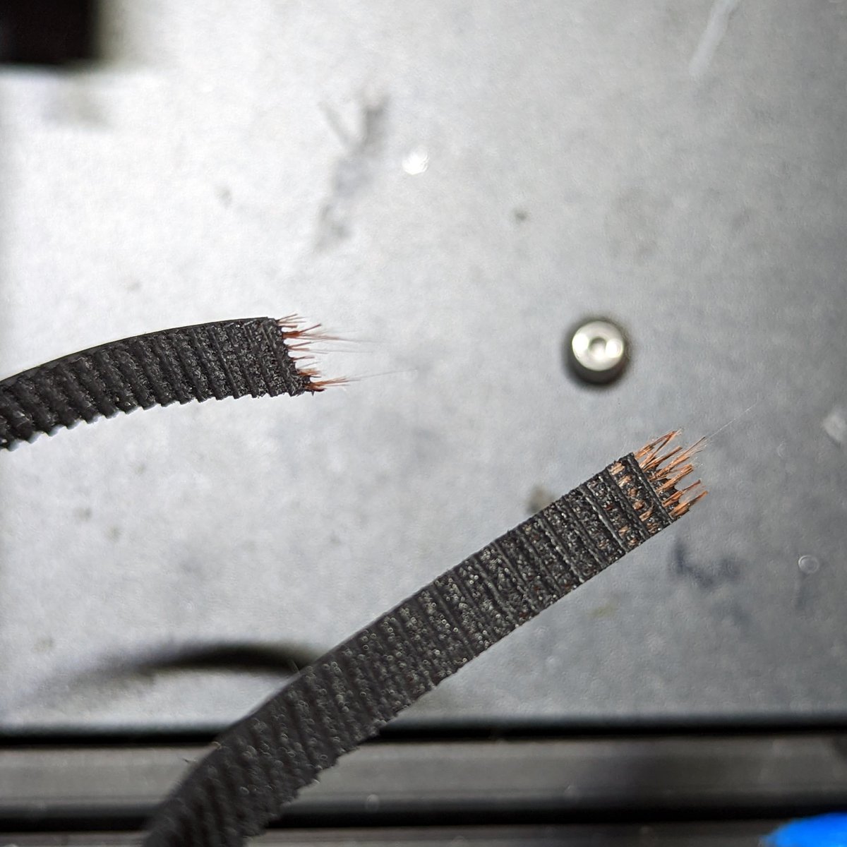 AtshdD's tweet image. Y axis belt break. Didn't expect that.
#3dprintfails