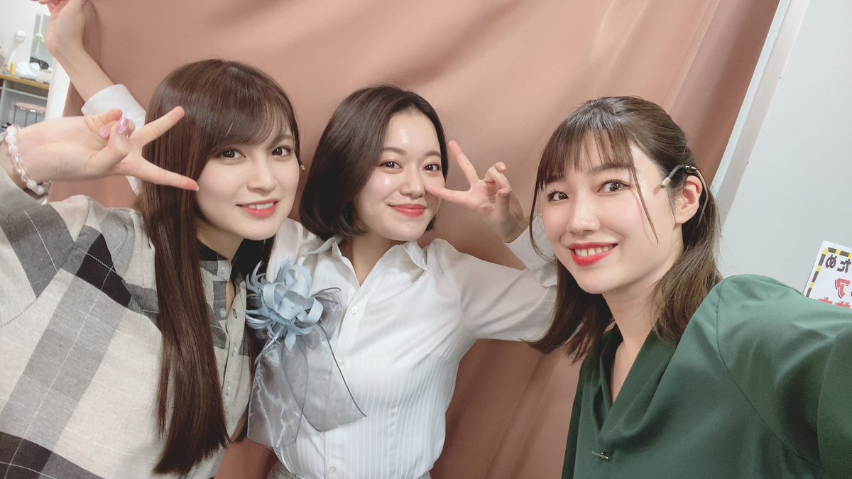 kojina_yui27's tweet photo. 4公演目ありがとうございました！
一人一人、皆さんの温かい眼差しをしっかりと受け取りましたよ😊この舞台の為に書き下ろされた『雲を抜けて』は歌詞も曲も凄く素敵なんです。大切な人を優しく、そっと包み込むような、爽やかであたたかい歌詞。沢山の方に届きますように✉️🎵
#くちびるに歌を https://t.co/MKiGK1e7PD