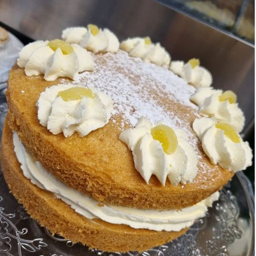 DGCScarb's tweet image. Treat yourself to a slice of this lush Lemon Cake with your morning cuppa 😋
#TastyTuesdays #LemonCake #MorningCuppa #CoffeeShop #GardenersChoice #GardenCentre #DeansGardenCentre #FamilyBusiness #Scarborough #NorthYorkshire