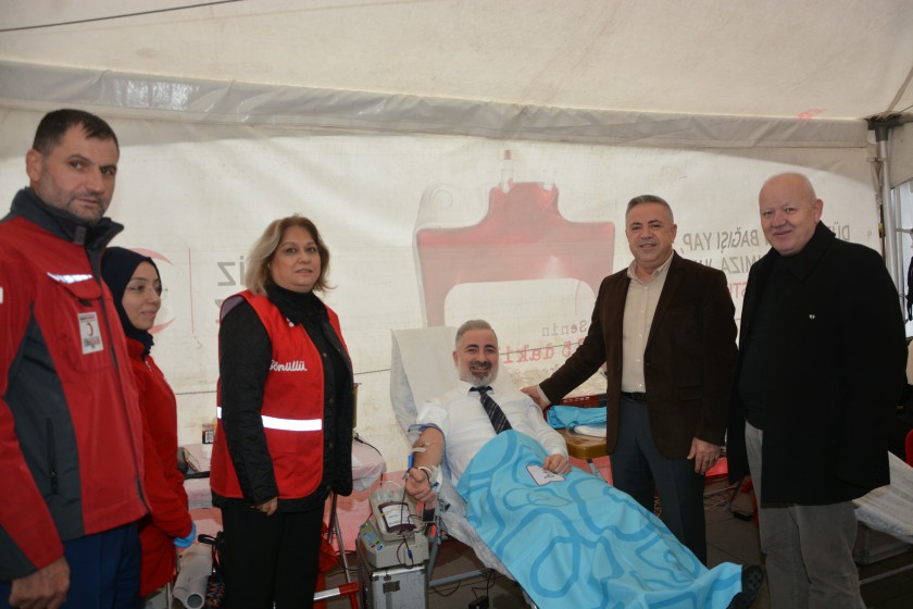 tccekmekoy's tweet photo. “Senin 15 Dakikan Başkasının Bir Ömrü Olsun”

Çekmeköy’de Gerçekleşen “Gönüllü Kan Bağışı” Seferberliğine Yoğun İlgi

https://t.co/GiIAVpXr4W

@AliYerlikaya @TC_istanbul https://t.co/TfkiQrWuwz