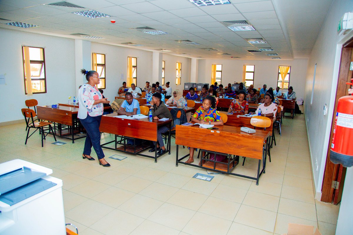 AmbassadorsUdom's tweet photo. ANC- PNC Global Funded Project Continue to provide training to health care providers from 20 health facilities in Dodoma region #Facetofacetraining #maternalHealth #lstmnews @wizara_afyatz @LSTMnews @LSTM_MNHQoC @udom_public_hdp @CommunitMedUdom @Katalam1Leonard 1 https://t.co/jFsaJVa106