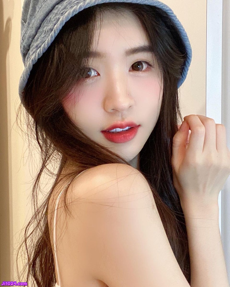 Ji1024com's tweet photo. 极图网·Ji站【纯欲女生】001期：https://t.co/D9IrS9iDj9
#美图 #美女图片 #清纯 #女友 #纯欲风 #性感 #美乳 #长腿 #身材 #瑜伽裤 #OL #街拍 #美腿 #跟拍 #高跟鞋 #白领 #包臀裙 https://t.co/MdUwh2a1KX