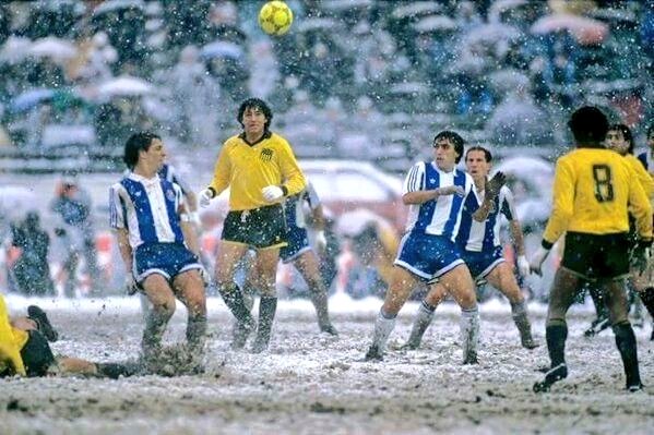 FOTOS HISTORICAS O CHULAS  DE FUTBOL - Página 7 Fj2w9fLWYAAcR3b?format=jpg&name=small