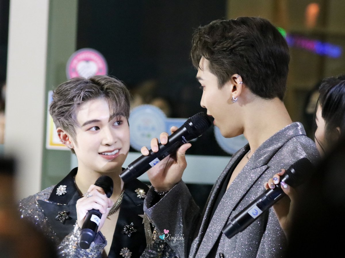 _pinjaii's tweet photo. องศาเดิมเสมอ 🥹💖 
@MMaxmaxxxx @natasittttt 
#MaxNat #พี่แม้กน้องณฐ 
#ฮาร์ทดิสของแม้กณฐ 
#DMDLINEUP2023 https://t.co/JIXHPgWpED