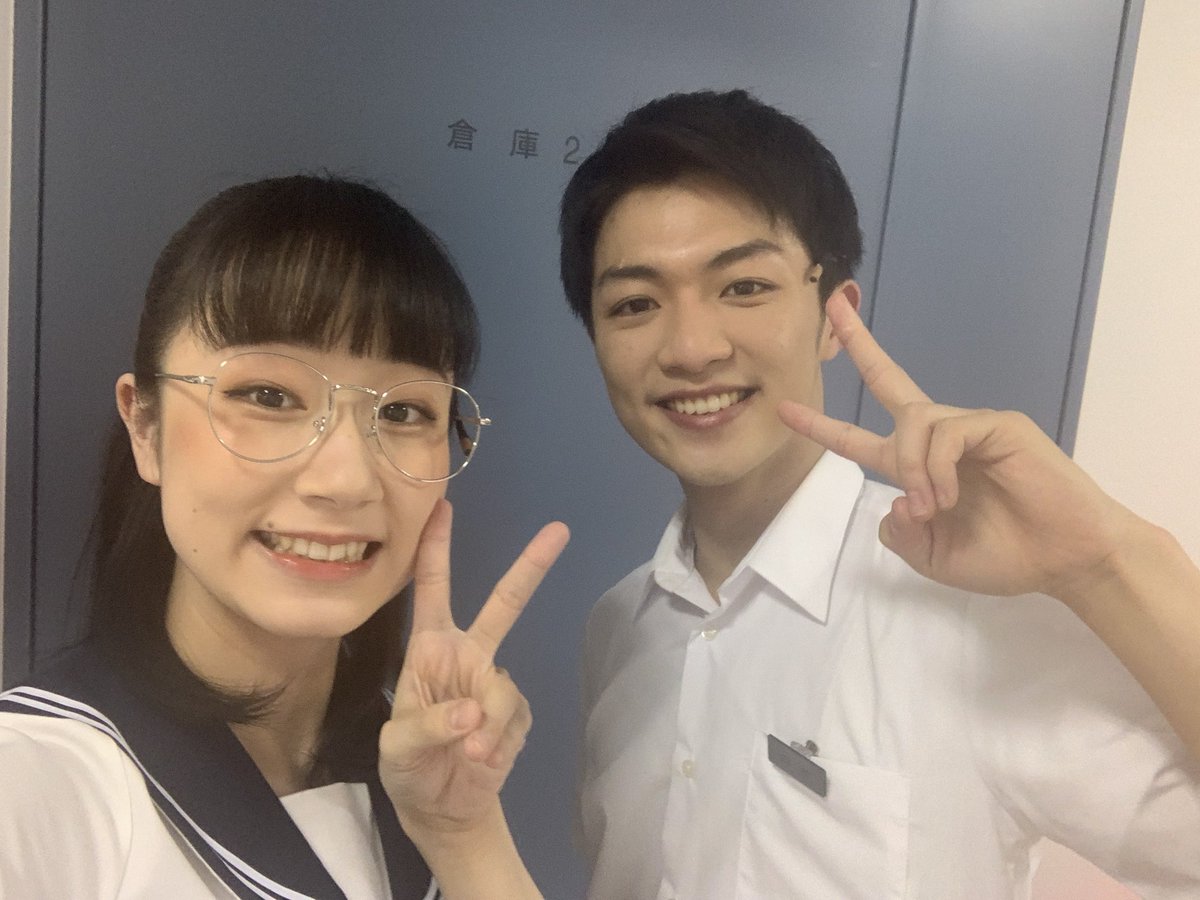 HRaima_official's tweet photo. 舞台「くちびるに歌を」
本日の公演もありがとうございました。

残り3公演。大切に丁寧に楽しんで届けます！

皆さんにぜひ。ぜひ観て感じていただきたいです🙏

https://t.co/L4ojn4FYcX

やっと撮れた部長 辻エリと
俺をしっかり受け止めてくれる男子3年2人📸

#くちびるに歌を
#舞台くちびるに歌を https://t.co/UBISRqLyLw