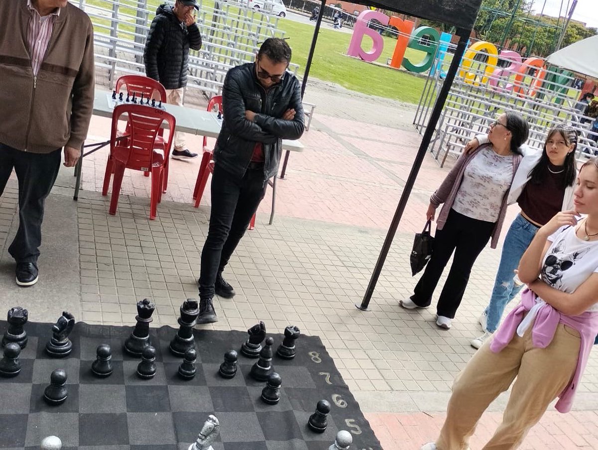 Gracias a las iniciativas independientes por el apoyo a este gran deporte. Me divertí mucho volviendo a jugar!