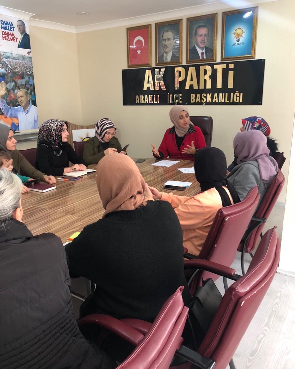 AK Parti Araklı İlçe Kadın Kolları Başkanı Sn.Meryem Hamiyet Halil Başkanlığında haftalık olağan yönetim kurulu toplantısı;İlçe Koordinatörü Sn.Ayşegül Aykan’ın  katılımıyla gerçekleştirildi.
@akkadintrabzon