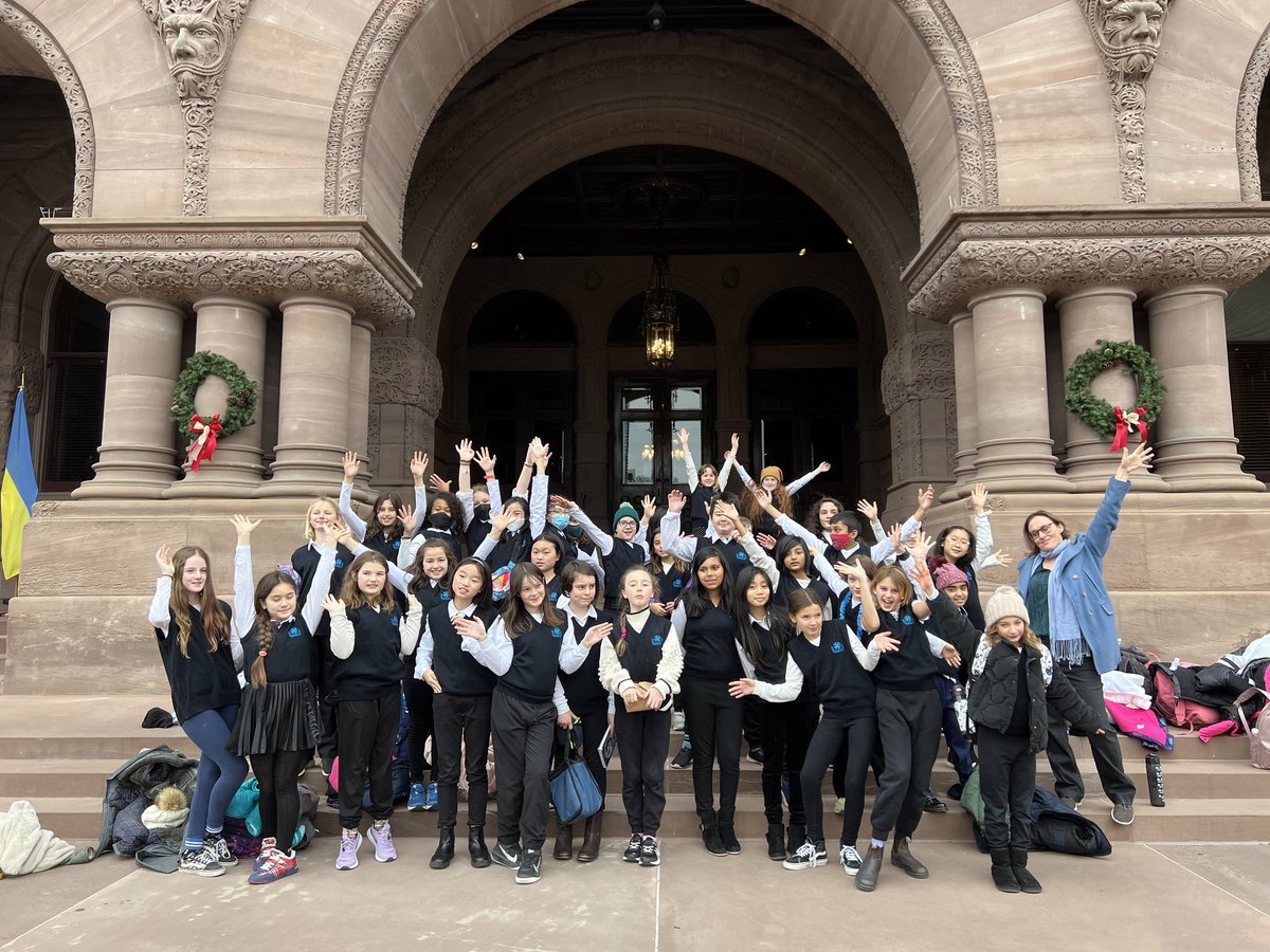ClintonStreetPS's tweet photo. Congrats to Clinton's choir, who filled the halls of Queen's Park with the sound of their voices. Go Clinton Cougars! https://t.co/59v5I6ZEgl
