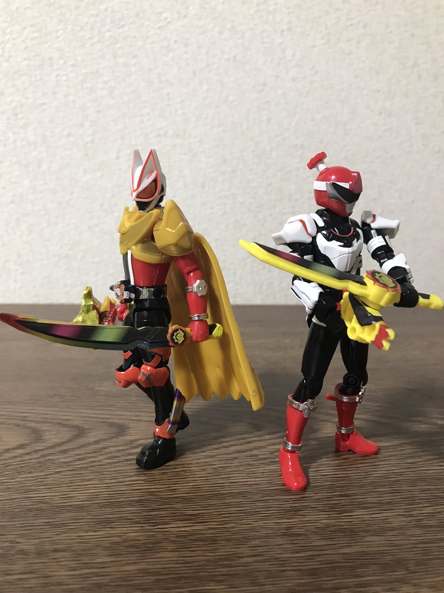 装動と勇動で
ギーツゴールドンブーストフォームとか「キツネのお供はいらん」とか言ってる妄想遊び