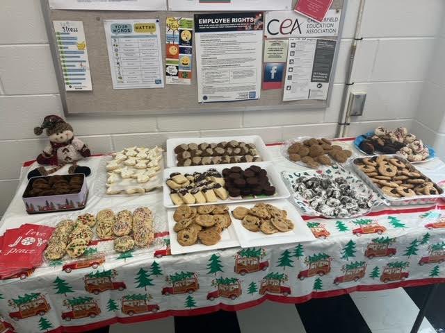 R. Riley (@robinarileyedu) on Twitter photo On the 8th day of holiday cheer, <a href="/weRweaver/">Weaver Elementary</a> gave to me, cookies baked with love. <a href="/DebbieWhaley18/">Debbie Whaley</a> On the 8th day of holiday cheer, <a href="/weRweaver/">Weaver Elementary</a> gave to me, cookies baked with love. <a href="/DebbieWhaley18/">Debbie Whaley</a>
