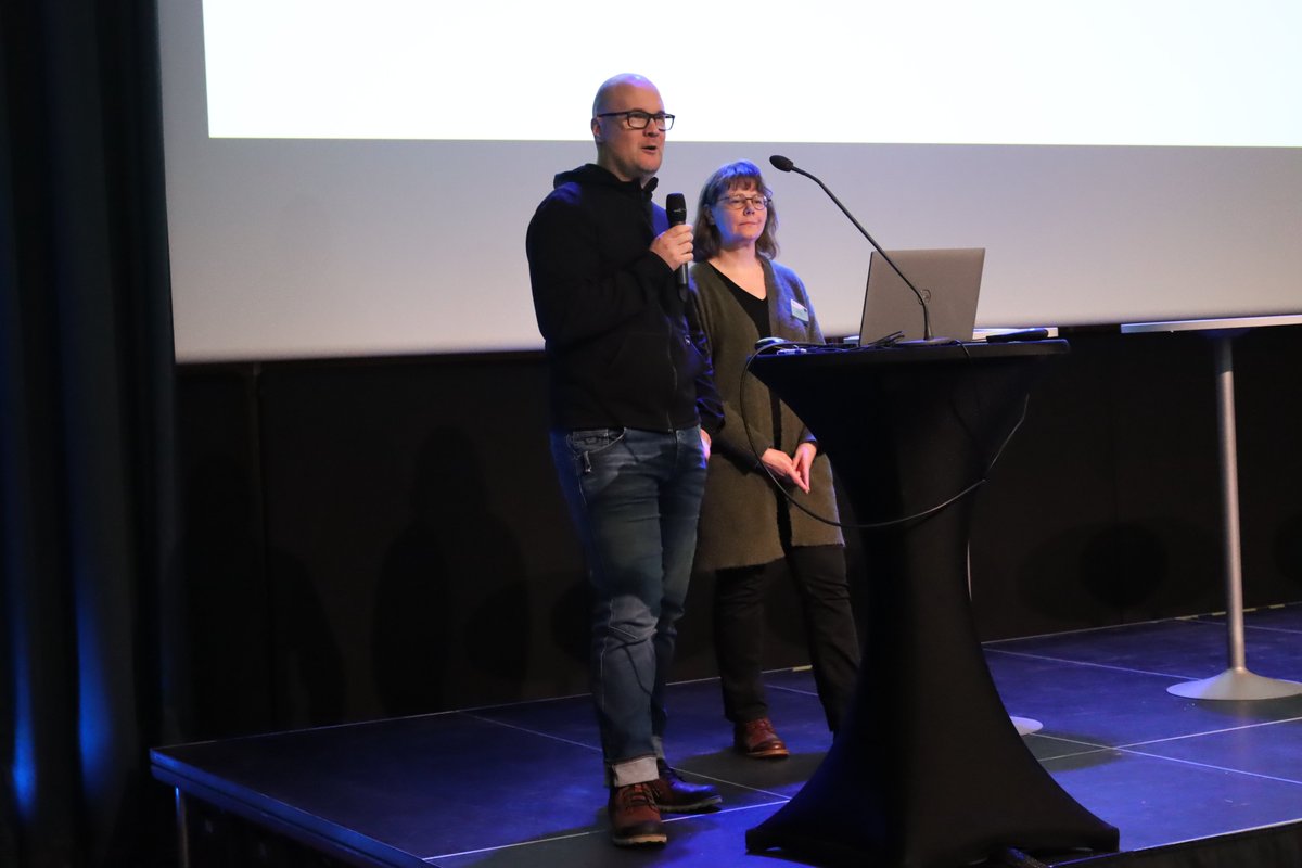 POPELYkeskus's tweet photo. Vaikuttavuus esiin -hanketta esitteli #maaseutuforum2022’ssa Harri Kontio ja Satu Välijärvi. Hanke auttaa tuottamaan tietoa EU:n maaseuturahastosta rahoitettujen hankkeiden vaikuttavuudesta Pohjois-Pohjanmaalla. #maaseutu #vaikuttavuus #popely https://t.co/oFbvcwcEY8