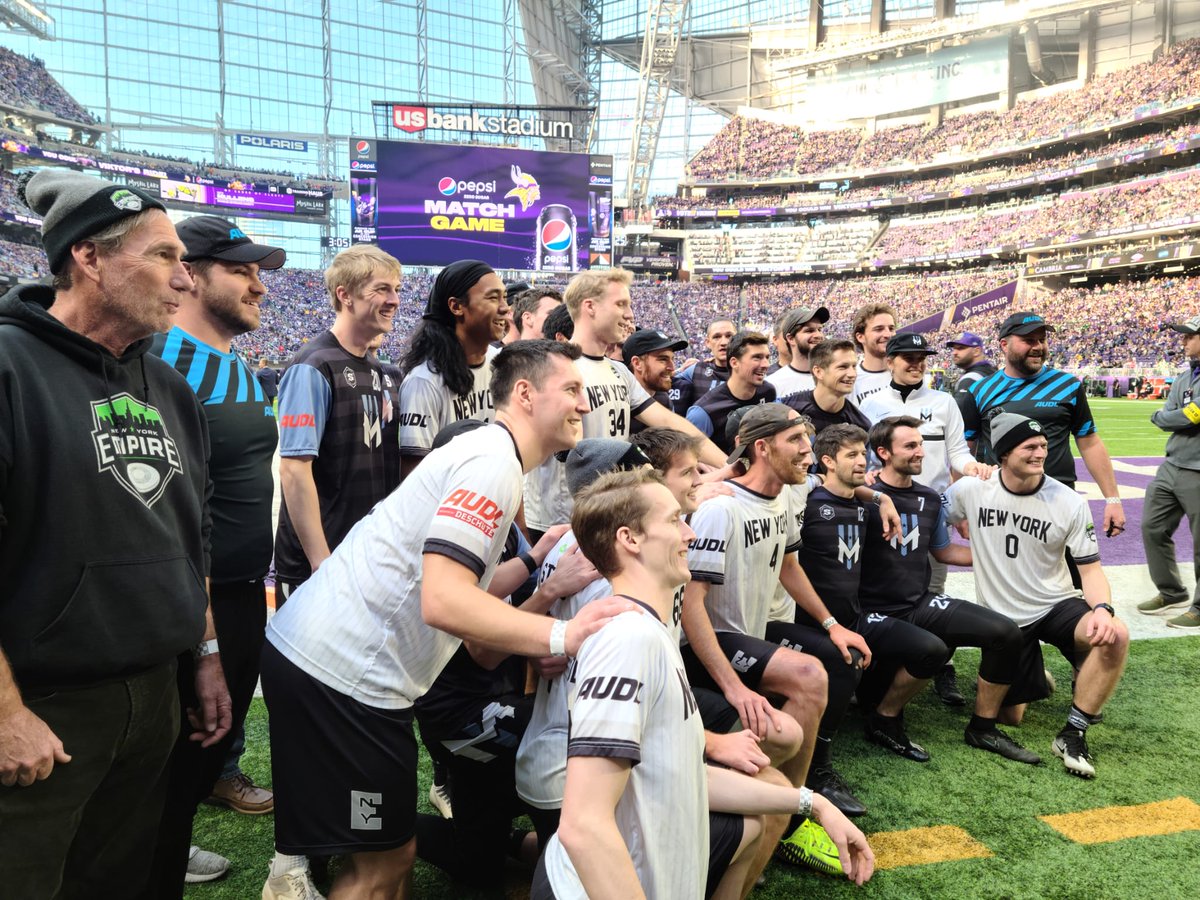 GopherPMR's tweet photo. Accompanying her is Dr. Senk & Dr. McCarthey. And yes! That is THE US Bank Stadium!
#pmr
#residency
#rehab
#sportsmedicine
#sidelinecoverage
#windchill
#ultimate
#frisbee
@mnwindchill https://t.co/08DF2ceWia