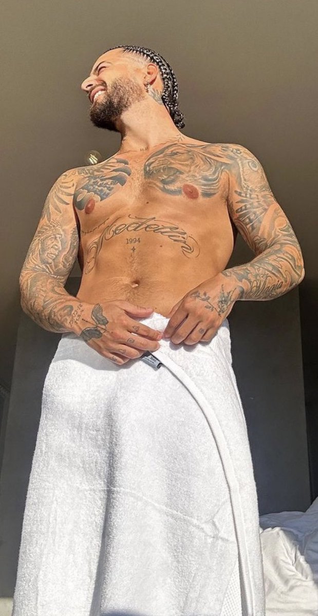 pedro239609's tweet photo. Que bonita vista tengo #Maluma https://t.co/jbftOaoKrg