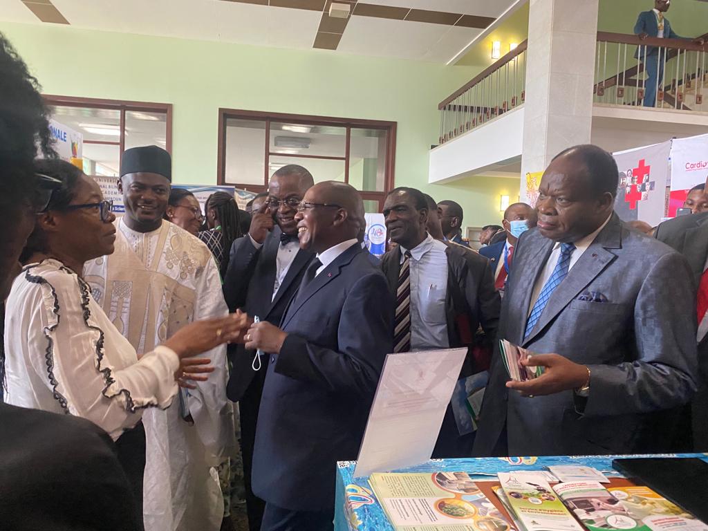 CentrePasteur's tweet photo. Le @CentrePasteur prend part depuis ce 13/12/22 à la #ConférenceMédicaleNationale du🇨🇲.Au cours de la visite des stands, le Ministre de la Santé a pu se rendre compte qu'avec ses accréditations (#Iso15189; #IsoCEI17025) pour l'#analysemédicale et l'#analysedeseauxetdesaliments, https://t.co/lJwSkvFbzW