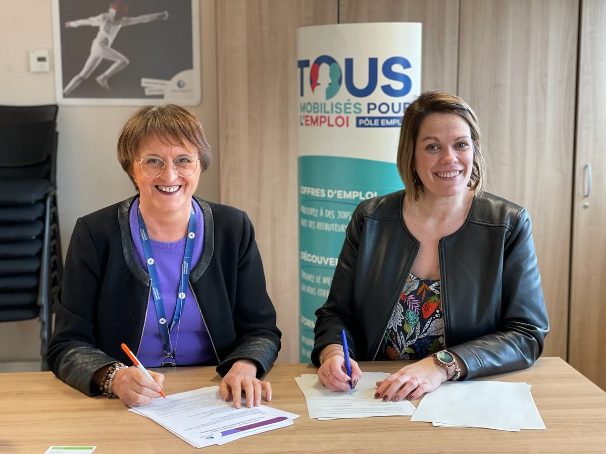 [#insertion] Parce que nous croyons fermement que l'#emploi est facteur d'#inclusion sociale, Pôle emploi #Villefontaine a signé une convention de #partenariat avec Humando. Merci à Patricia Puzin de son #engagement indéfectible