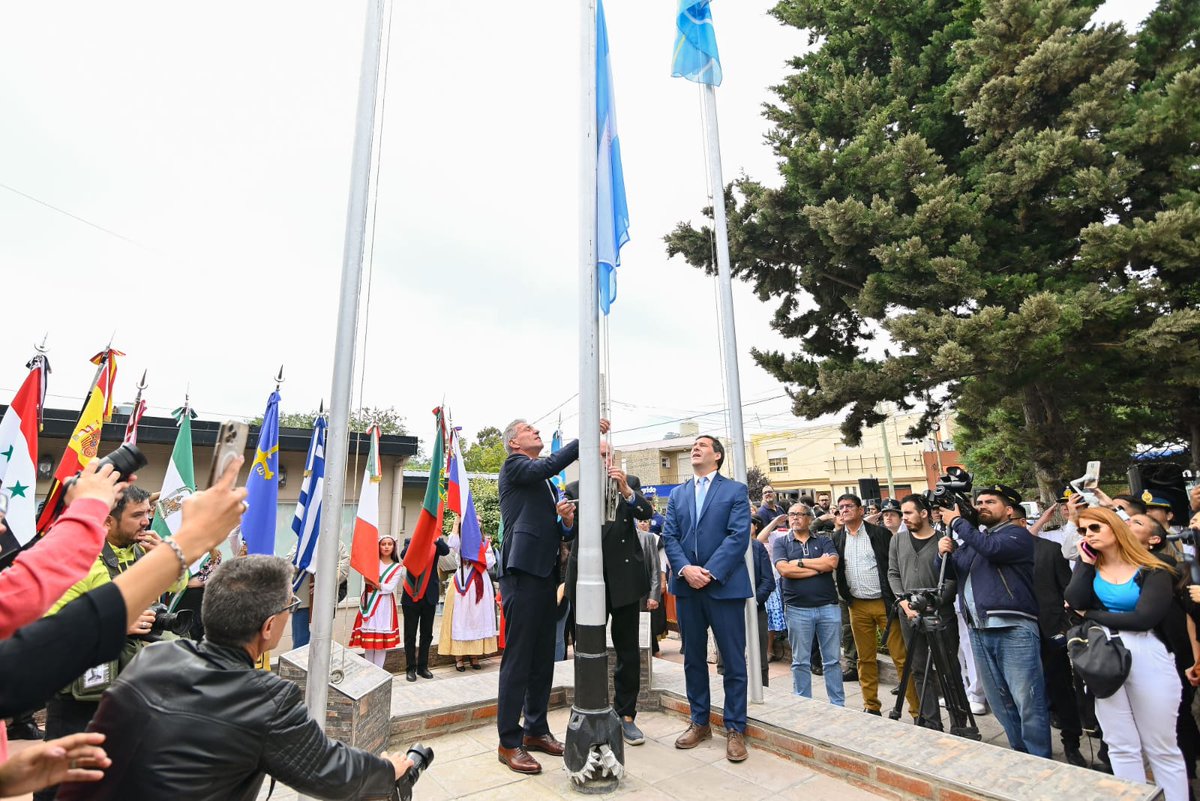 arcionimariano's tweet photo. A 115 años del descubrimiento del primer pozo petrolero en 📍#Comodoro, celebramos y reivindicamos el gran esfuerzo que realizan día a día las y los trabajadores petroleros. https://t.co/pgTSMYHBUq