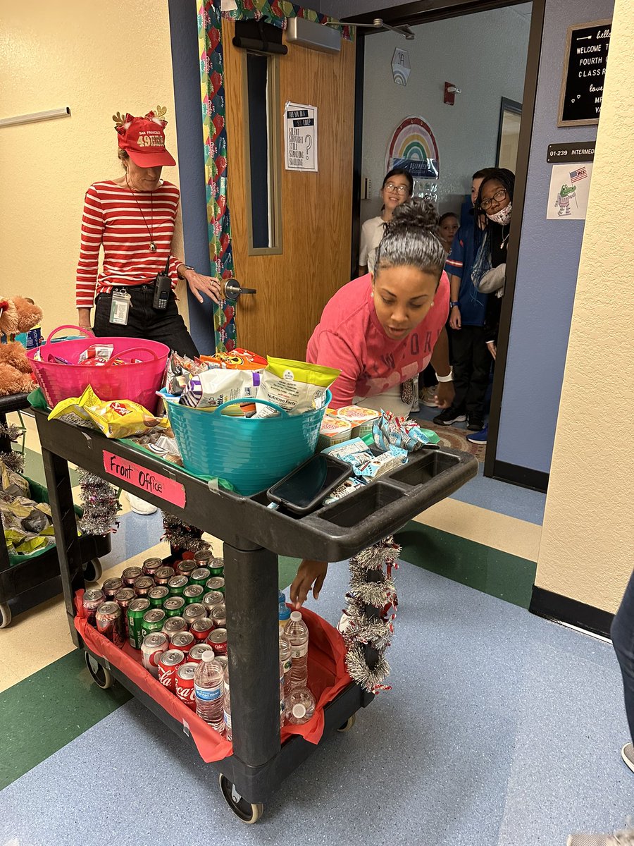 PLEgators's tweet photo. Holly Jolly Cart room service delivered to the best staff around! #snacksfordays #hollyjolly @PLEgators 🎄 🐊 https://t.co/XbXoRSCVUm