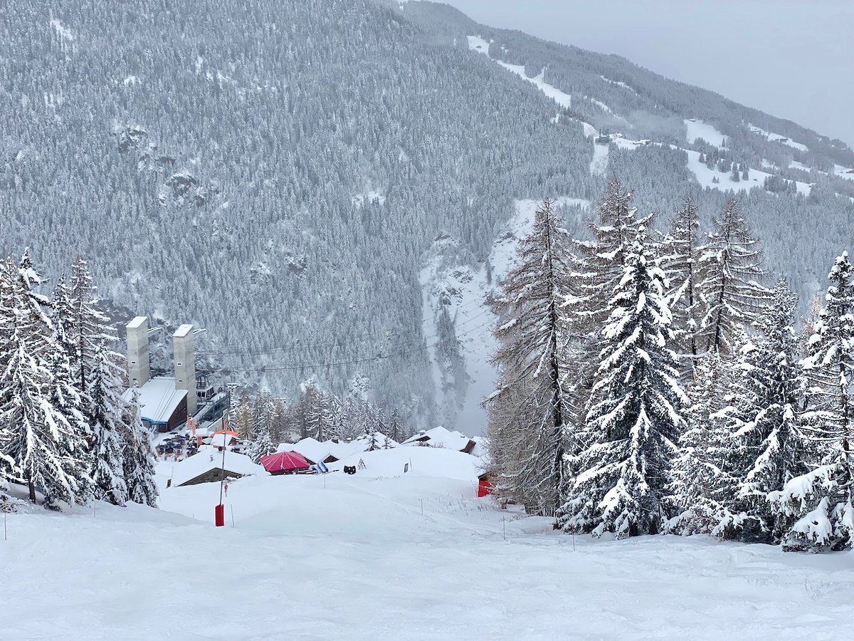 planetski's tweet photo. Well, that was a fun day skiing from #Arc1950, though can the temperature drop again please.
And keep the snow coming.
Thank you.
Updated: https://t.co/4ary6Y4Phu
@VIPSKI @Arc1950 #VIPSKI https://t.co/FchlAuMHUu