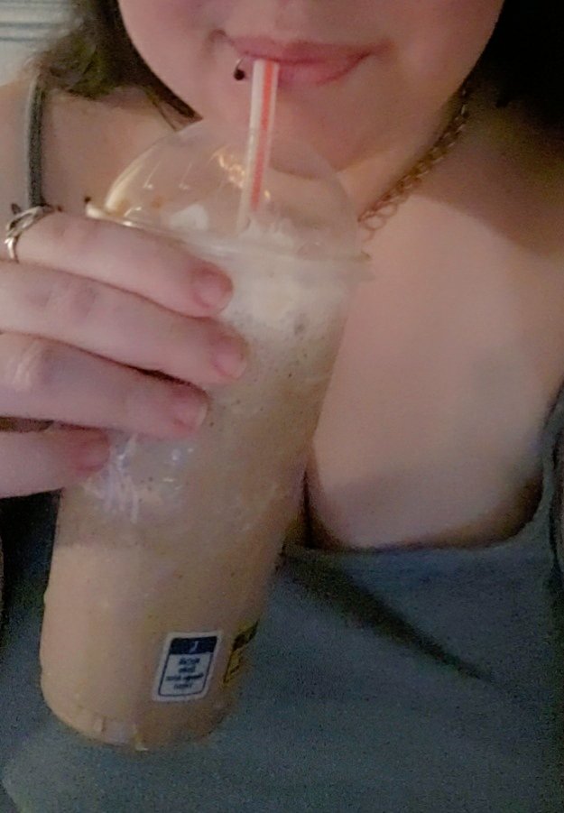 Thiccsubkitten's tweet photo. If you've ever wondered what you're missing out on when I post here, this is your chance to see. Pic of this frappe just because we all know how much I love coffee https://t.co/TVN7SAQHOL