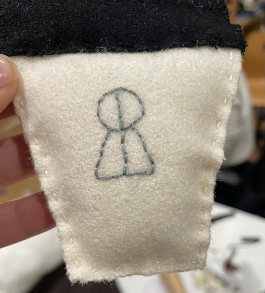 finecellwork's tweet photo. What a treat to have @redemptionroast visit our Community Workshop today!
It was great to get to know their team better, build connections with another #SocialEnterprise supporting people in #prison AND stitch these #RedemptionRoaster #Christmas #decorations together…! ☕️🧵🪡 https://t.co/WfZwMFGrNB