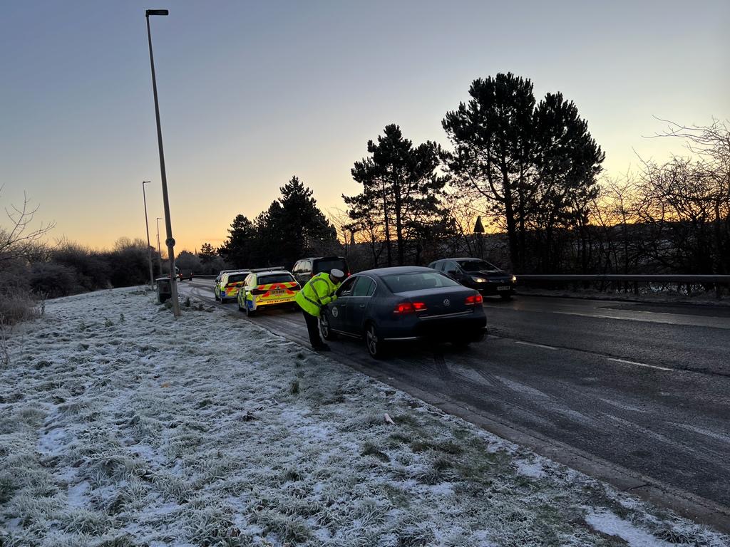 #EdinburghRP and #NationalMotorcycleUnit carried out a joint festive road check this morning on West Approach Road. Several vehicles stopped and safety checks carried out with advice given. Pleased to report no drink or drug driver 😀   
#Fatal5 #DrinkDriveCampaign 🚓🏍️