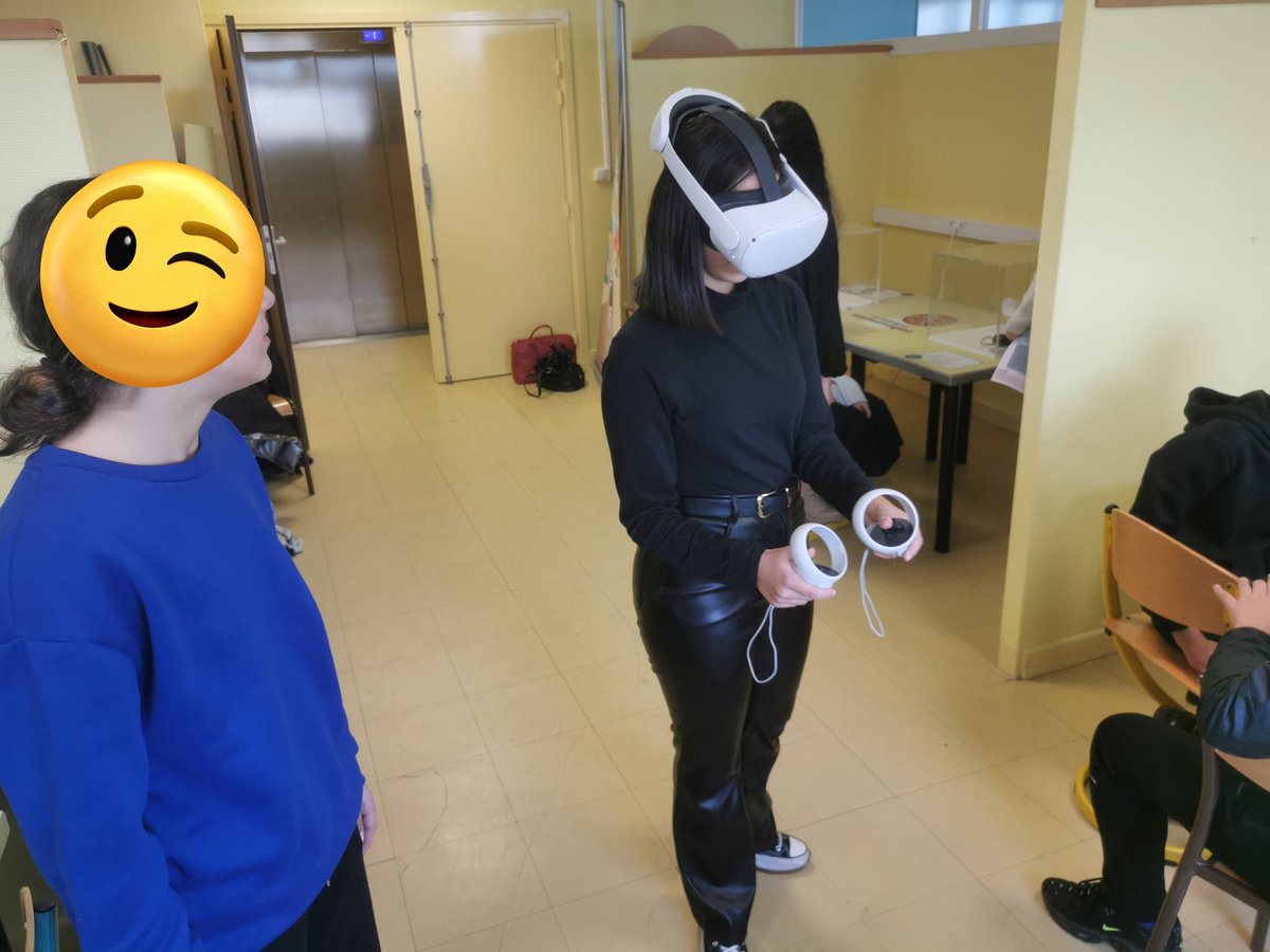 Play572's tweet image. De l&apos;homo-numericus au citoyen numerique&quot;... Maîtriser le numérique pour ne pas le subir ! Immersion des collégiens du @CousteauCreutz 🤖 @LPOJullyStAvold @LauricellaMeli1 @Inria_Nancy @MoselleCD57