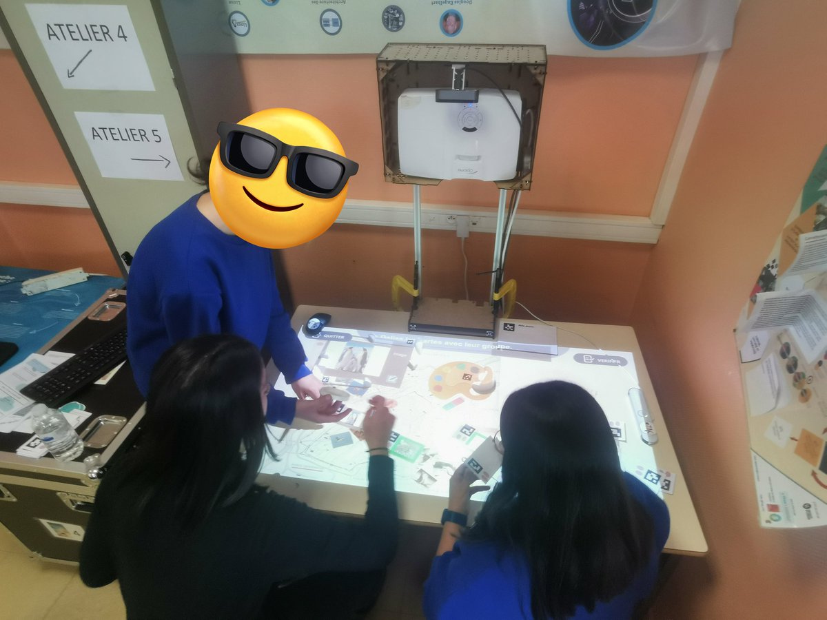 Play572's tweet image. De l&apos;homo-numericus au citoyen numerique&quot;... Maîtriser le numérique pour ne pas le subir ! Immersion des collégiens du @CousteauCreutz 🤖 @LPOJullyStAvold @LauricellaMeli1 @Inria_Nancy @MoselleCD57