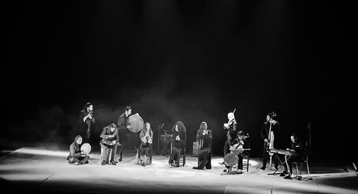 kosmadrid's tweet photo. La actuación de hace unos días con el maestro Joaquín Cortés, prueba de sonido y ensayos..
Una alegría siempre trabajar con él y con mis herman@s que los quiero yo.

También con #NazaretReyes impresionante como baila..

#DiosEsBueno #flamencoworld #joaquincortes
#NazaretReyes https://t.co/HthD6QiqCB