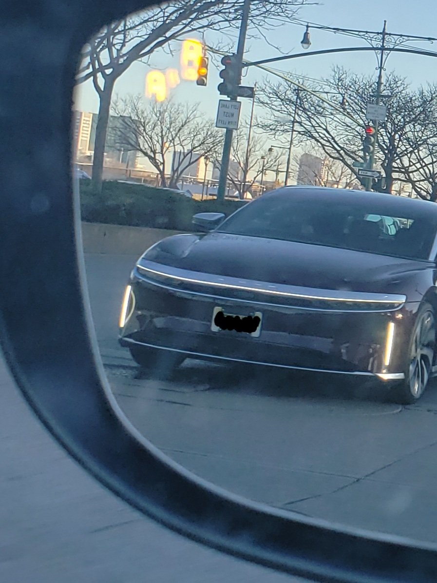 dyun201551's tweet photo. Spotted a LCID in the concrete jungles. #lcid #lucidmotors https://t.co/nPMyRpo6q1