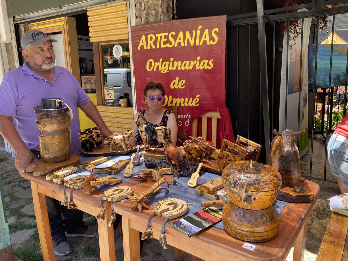 ValparaisoReg's tweet image. #Actividades | ¡hoy inició la temporada estival en #Olmué! Y lo celebramos junto a @OlmueComunica, @sernatur_valpo y la Cámara de Turismo, con una muestra artesanal y gastronómica local en el restaurant Che Fabián ubicado en la Plaza de Los Caballos de la comuna 🙌🏼