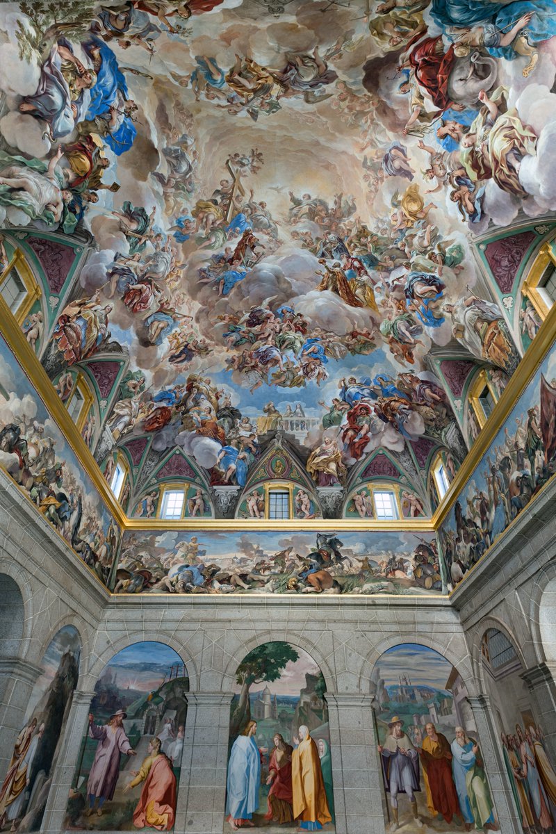 PatrimNacional's tweet photo. #BuenosDías 

Acércate al Real Monasterio de San Lorenzo de El Escorial ⛪️ para ver uno de los últimos retratos de Carlos II.

Luca Giordano🎨 lo representó mostrando a su madre y a su segunda mujer la gloria de la monarquía hispánica.

👀 En la escalera principal del monasterio. https://t.co/gpJseiVblc