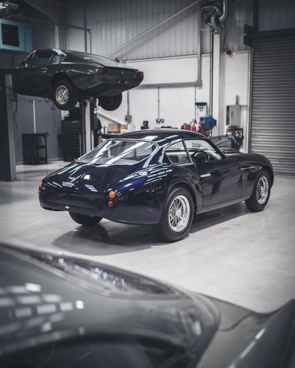 It’s nice to see this Blu Julie Aston Martin DB4 GT Zagato Project on its wheels. 
. 
.
.
.
.
#astonmartin #db4gt #astonengineering #zagato #vantage